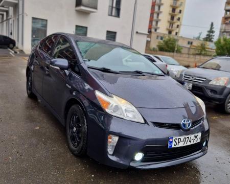 ქირავდება ავტომობილი !