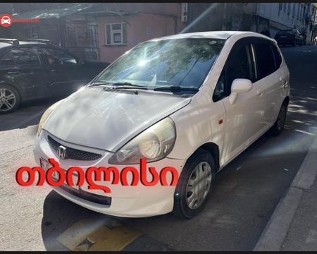 ქირავდება მანქანა