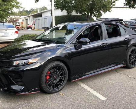  ქირავდება დღიურად TOYOTA CAMRY 2020 / ქამრი