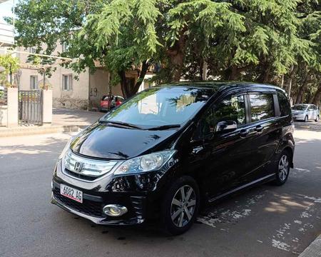 ქირავდება მინივენები